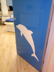 Angelika-Gottschlich-Arztzimmer-Jugendliche